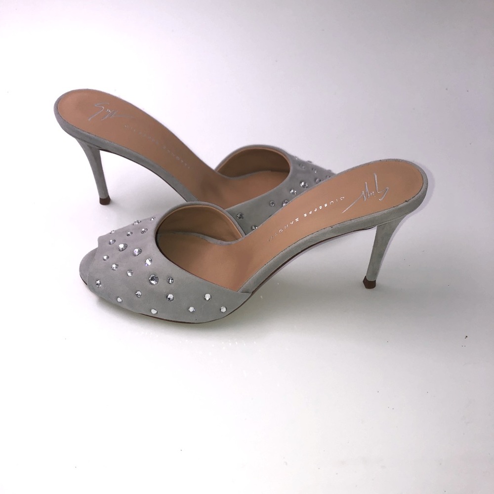 Women’s Shoes